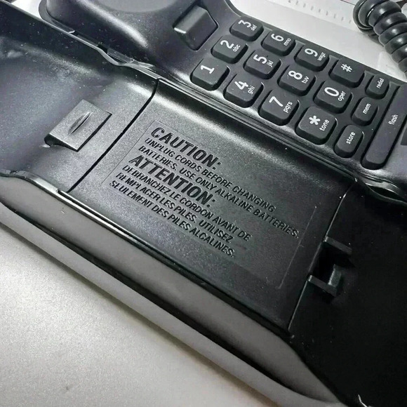 GE Landline Phone, Desktop or hang on the Wall. Black - Picture 4 of 6